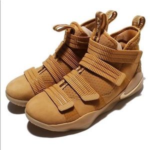 LEBRON SOLDIER XI SFG